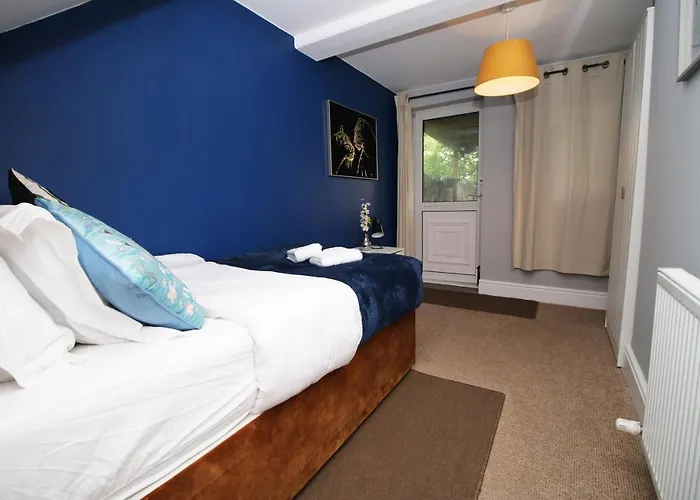 Sleek And Stylish 2 Bed In Clifton - Garden Διαμέρισμα Μπρίστολ