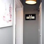 Apartment Sleek And Stylish 2 Bed In Clifton - Garden Bristol
