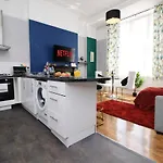 Apartment Sleek And Stylish 2 Bed In Clifton - Garden