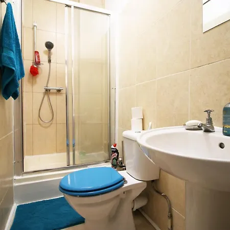 Sleek And Stylish 2 Bed In Clifton - Garden * בריסטול