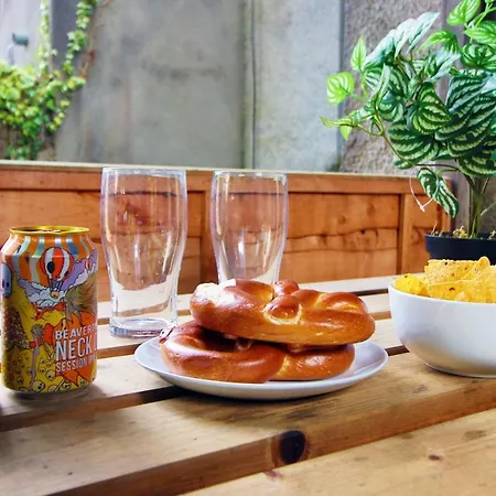 Sleek And Stylish 2 Bed In Clifton - Garden 公寓