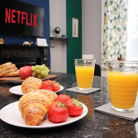 Apartment Sleek And Stylish 2 Bed In Clifton - Garden *