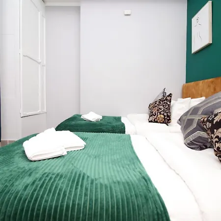 Sleek And Stylish 2 Bed In Clifton - Garden Apartment Bristol