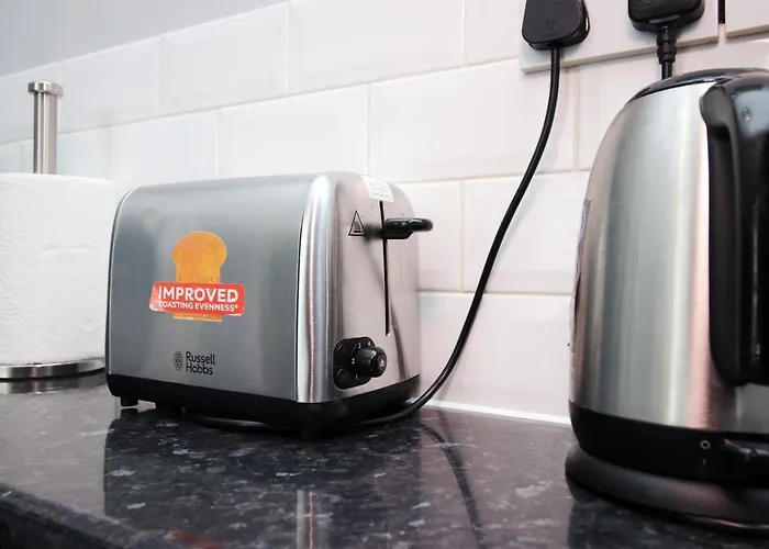 Sleek And Stylish 2 Bed In Clifton - Garden * Bristol