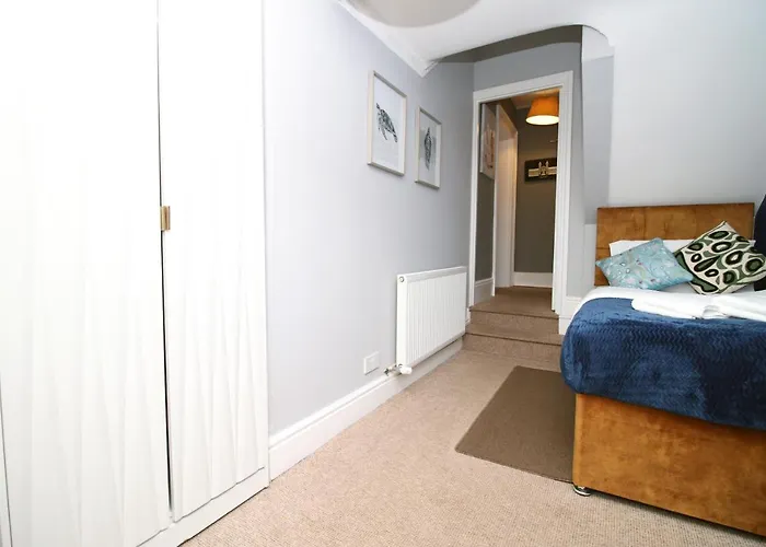 Apartment Sleek And Stylish 2 Bed In Clifton - Garden Bristol