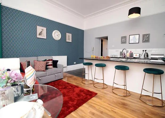 Sleek And Stylish 2 Bed In Clifton - Garden * 布里斯托