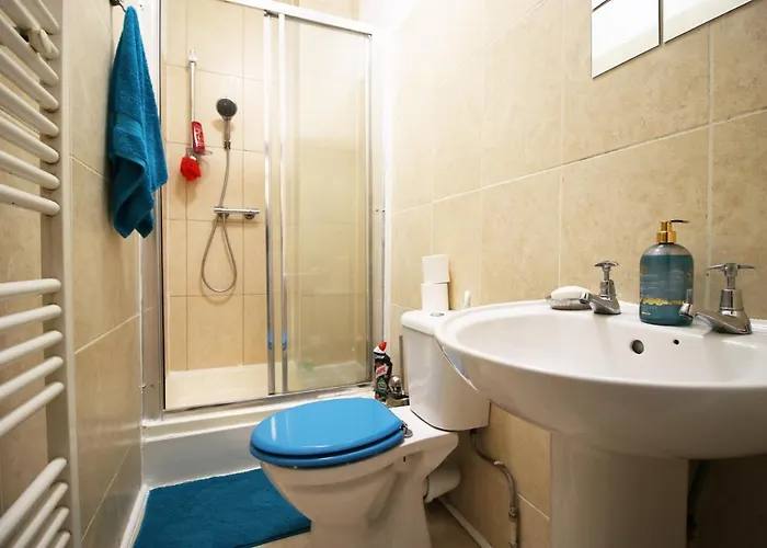 Sleek And Stylish 2 Bed In Clifton - Garden * Bristol