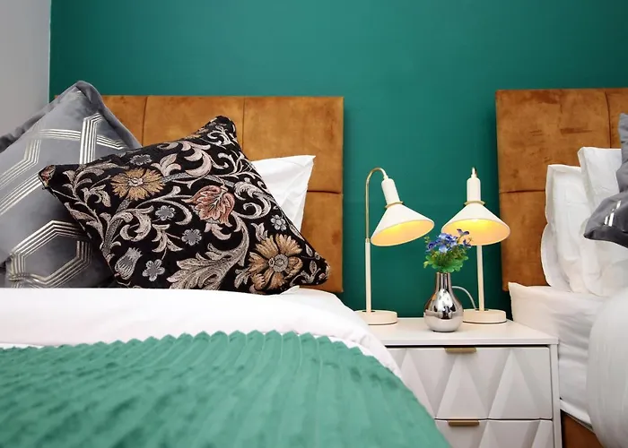 Sleek And Stylish 2 Bed In Clifton - Garden Apartament Bristol